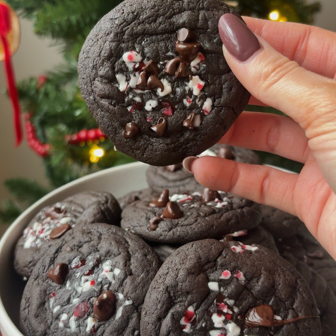 Peppermint Hot Cocoa Cookies Recipe Beck's Broth @allie.dailywellness